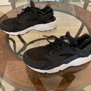 Nike Air Huaraches!!